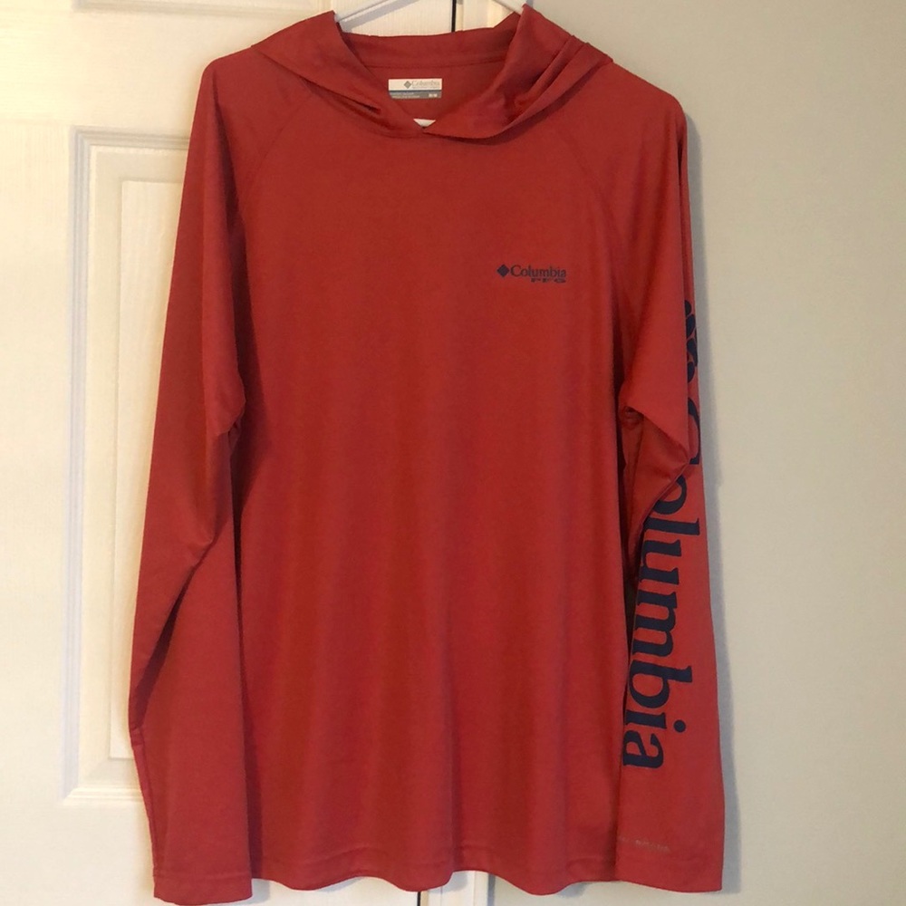 Men’s lightweight hoodie.